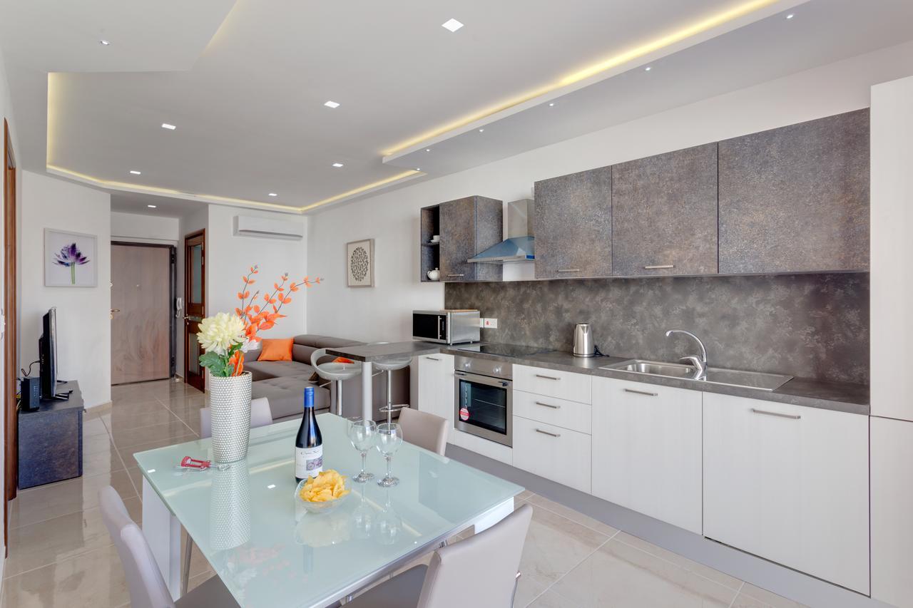 La Rive * Sliema